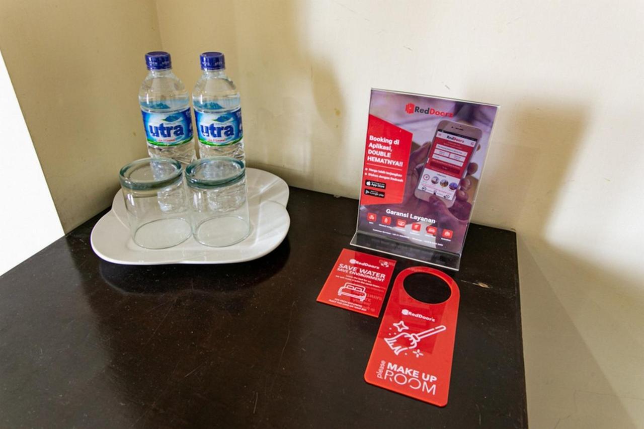Reddoorz Plus Near Alun Alun Karanganyar 수라카르타 외부 사진