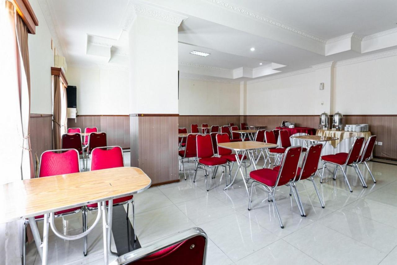 Reddoorz Plus Near Alun Alun Karanganyar 수라카르타 외부 사진